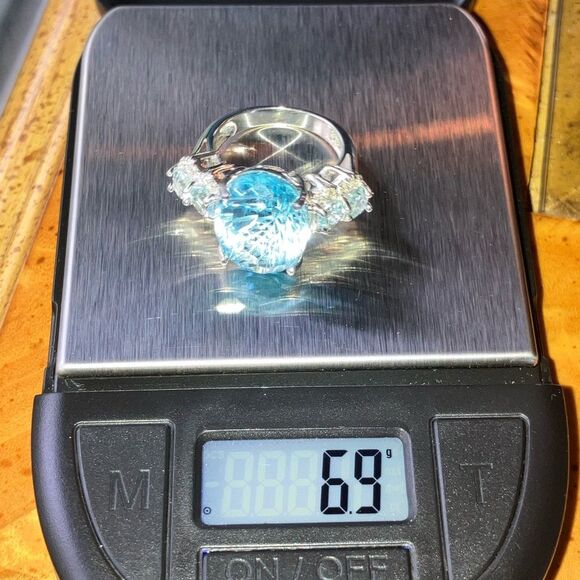 Genuine Sky Blue Topaz Sterling Silver Cocktail Ring Size 7 - Picture 10 of 10